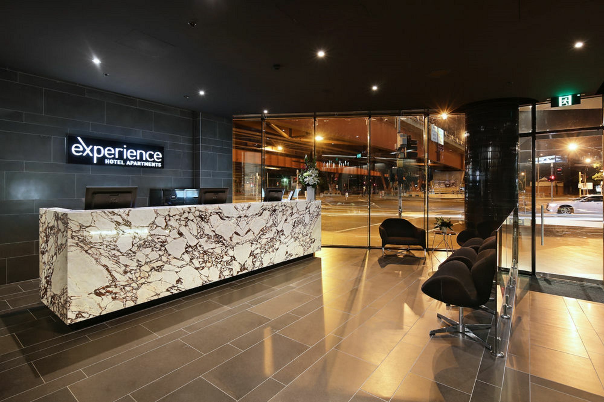 Experience Bella Hotel Apartments Melbourne Exterior photo